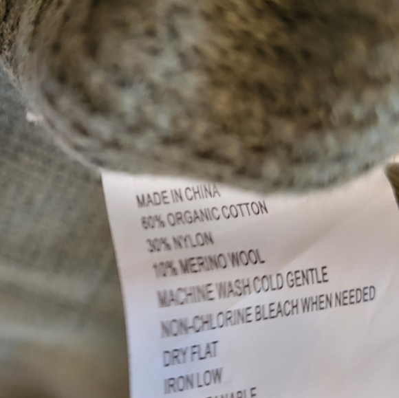 Prana. V-neck merino cotton waffle knit sweater. Sage green. Wm XS.  NWOT - Picture 5 of 5